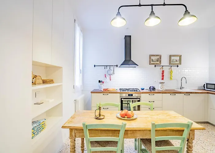 Ca\' San Beneto Completely Refurbished In A Fabulously Central Area